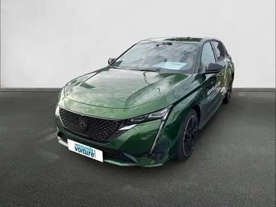 Teinte métallisée vert olivine Occasion 2023 Peugeot 308 Berline | 27 990 € (Prix juste)