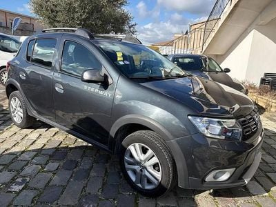 Occasion Dacia Sandero Stepway 90 ch (66 kW) 2017 Gris Berline