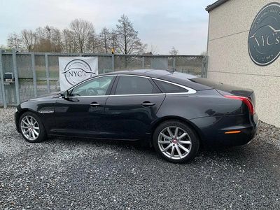 Gris Occasion 2015 Jaguar XJ Berline | 19 900 €
