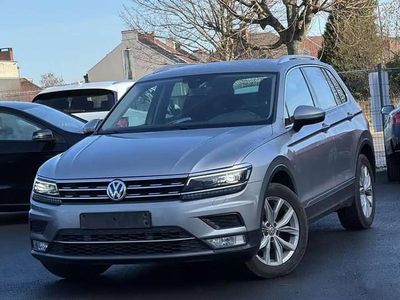 Gris Occasion 2017 VW Tiguan Highline SUV | 13 450 €