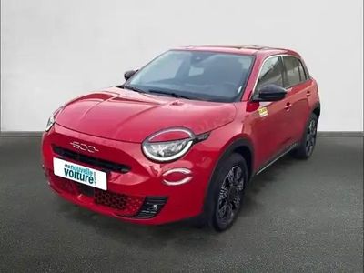Rouge Occasion 2025 Fiat 600 Berline | 26 000 € (Prix assez cher)