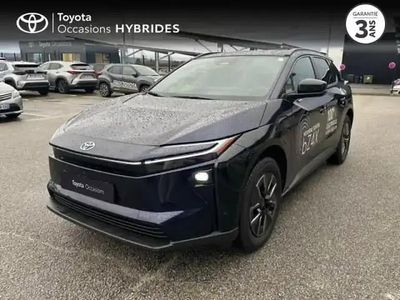 Bleu de prusse métallisé premium Occasion 2025 Toyota bZ4X Lounge SUV | 48 900 €