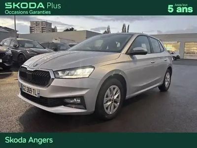 Gris Occasion 2024 Skoda Fabia Berline | 17 790 € (Prix juste)