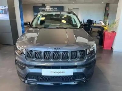 Graphite gray métallisé+toit noir Nouvelle 2025 Jeep Compass North SUV | 38 990 €