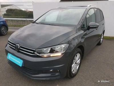 Gris Occasion 2023 VW Touran LOUNGE Monospace | 31 490 € (Prix assez cher)