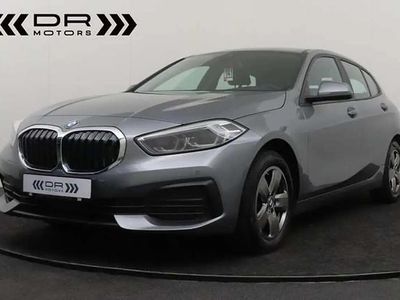 Gris Occasion 2022 BMW 116 Sport Line Citadine | 17 995 € (Bon prix)