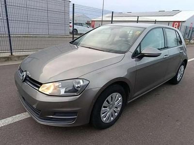 Gris Occasion 2015 VW Golf Trendline Berline | 10 500 € (Bon prix)