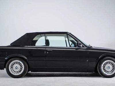 Noir Occasion 1993 BMW 325 Cabriolet Cabriolet | 28 900 €