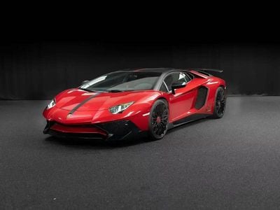 Rouge Occasion 2015 Lamborghini Aventador Coupé | 355 000 €