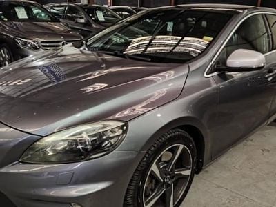 Occasion 2015 Volvo V40 R-Design Break | 11 990 € (Prix juste)