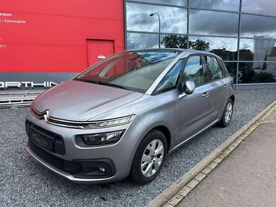 Blanc Occasion 2017 Citroën C4 Monospace | 8 900 € (Prix assez cher)