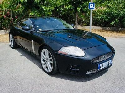 Noir Occasion 2006 Jaguar XKR Supercharged Coupé | 29 990 € (Prix juste)