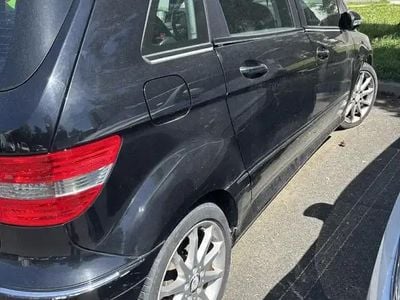 Mercedes B200