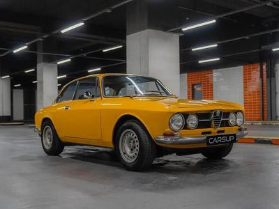 Orange Occasion 1968 Alfa Romeo Giulia Veloce Berline | 38 000 €