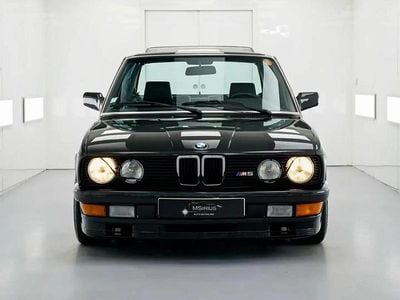 Noir Occasion 1987 BMW M5 Sport Line Berline | 62 000 €