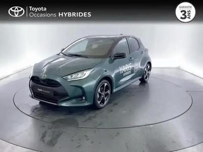 Biton vert imperial / toit noir Nouvelle 2025 Toyota Yaris Hybrid Berline | 26 490 € (Prix juste)