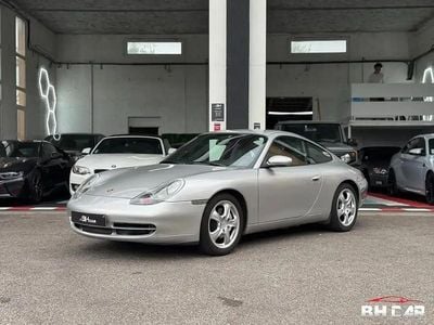 Gris Occasion 1999 Porsche 911 Carrera 4 Coupé | 34 290 € (Prix juste)