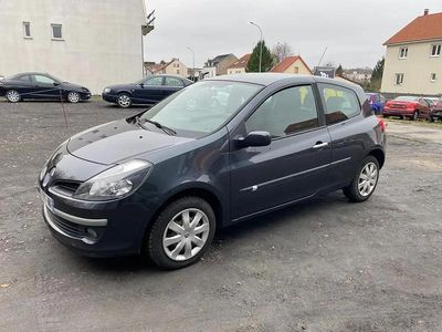 Noir Occasion 2006 Renault Clio II Dynamique Berline | 3 499 € (Prix assez cher)