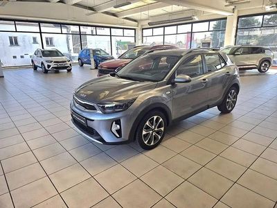 Gris Occasion 2024 Kia Stonic SUV | 20 690 € (Prix juste)