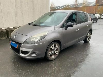 Gris Occasion 2011 Renault Scénic III Bose Edition Monospace | 6 490 € (Prix juste)