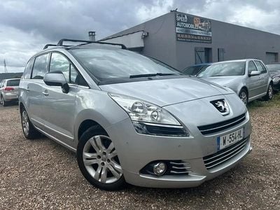 Gris Occasion 2013 Peugeot 5008 Allure Monospace | 6 999 € (Prix juste)