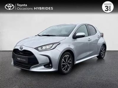 Gris minéral (m) Occasion 2022 Toyota Yaris Hybrid Design Berline | 18 990 € (Prix juste)