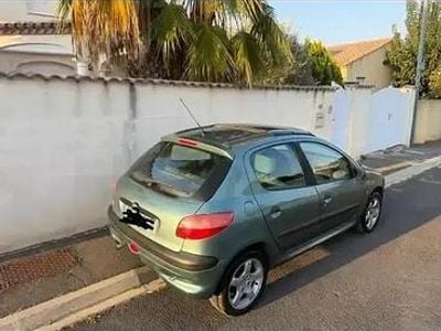 Vert Occasion 2003 Peugeot 206 Berline | 2 700 € (Prix assez cher)