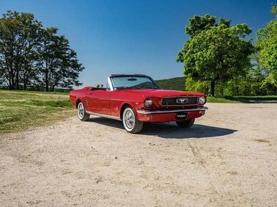 Rouge Occasion 1966 Ford Mustang Cabriolet | 38 000 €