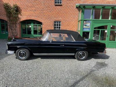 Noir Occasion 1968 Mercedes 280 SE Cabriolet | 158 000 €