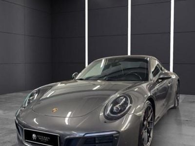 Porsche 911 Carrera GTS