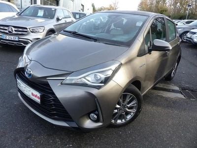 Gris Occasion 2017 Toyota Yaris Hybrid Berline | 11 490 € (Bon prix)