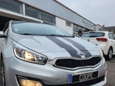 Gris Occasion 2016 Kia ProCeed Citadine | 9 990 €