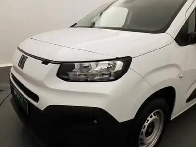 Blanc icy Nouvelle 2025 Fiat Doblò Connect Monospace | 18 990 € (Prix juste)