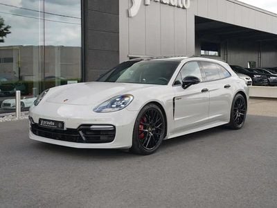 Porsche Panamera 4