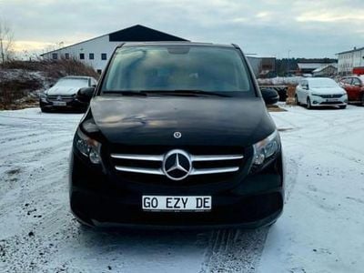 Mercedes V220