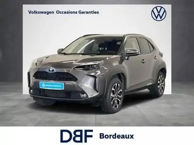 Gris foncé Occasion 2023 Toyota Yaris Hybrid Design SUV | 21 699 € (Prix juste)