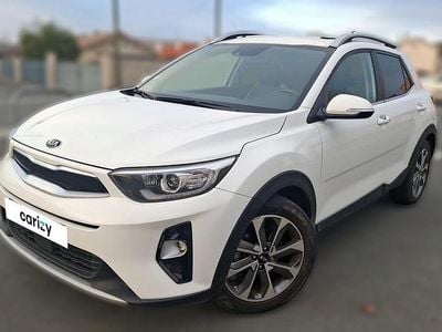 Blanc Occasion 2018 Kia Stonic Premium SUV | 13 490 € (Prix juste)