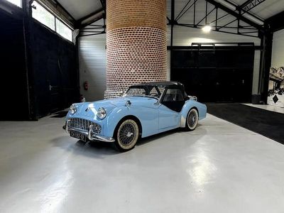 Occasion Triumph TR3 101 ch (74 kW) 1960 Bleu Cabriolet