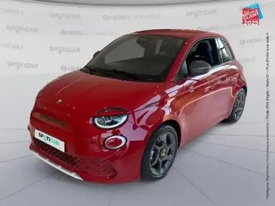 Rouge Nouvelle 2025 Abarth 500e Citadine | 33 499 € (Prix assez cher)
