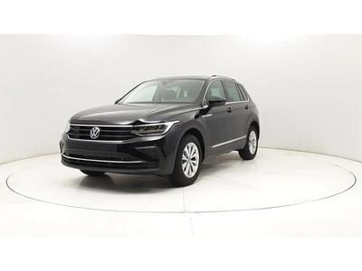Gris Occasion 2023 VW Tiguan Life SUV | 38 610 € (Prix cher)