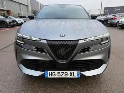 Gris arese métallisée/toit noir Occasion 2025 Alfa Romeo Junior Premium SUV | 33 499 € (Prix juste)