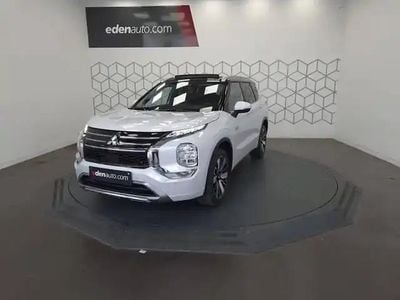 White diamond Occasion 2025 Mitsubishi Outlander SUV | 49 500 € (Prix juste)