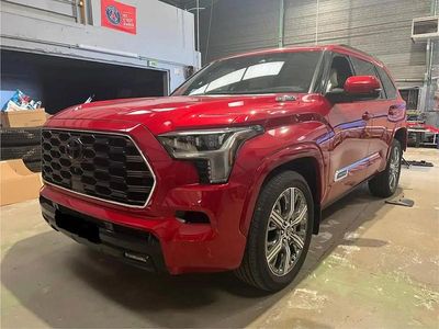 Rouge Nouvelle 2025 Toyota Sequoia SUV | 154 900 €