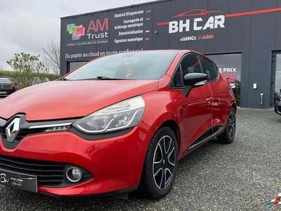 Rouge Occasion 2013 Renault Clio IV Dynamique Berline | 5 990 € (Prix assez cher)
