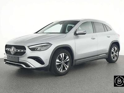 Argent Occasion 2024 Mercedes GLA180 Luxury SUV | 35 990 € (Prix assez cher)