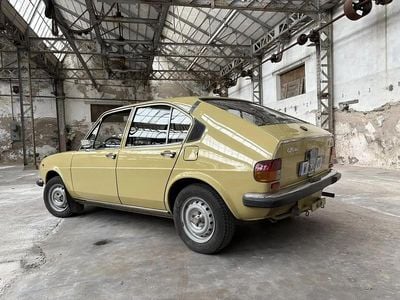 Jaune Occasion 1978 Alfa Romeo Alfasud Berline | 13 950 €