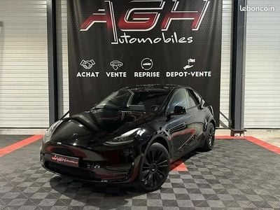Noir Occasion 2024 Tesla Model Y Standard Range SUV | 35 990 € (Prix juste)