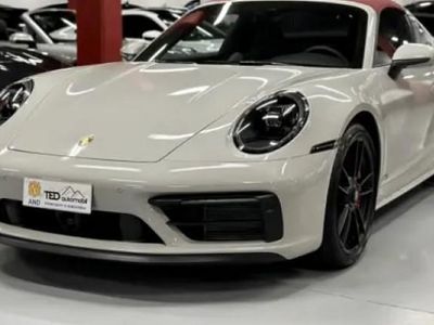 Porsche 911 Carrera 4 GTS