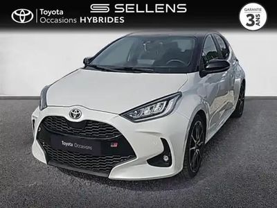Occasion Toyota Yaris Hybrid Sport 130 ch (95 kW) 2023 Biton blanc lunaire / toit noir Berline