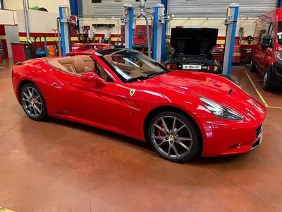 Rouge Occasion 2010 Ferrari California Cabriolet | 123 500 €